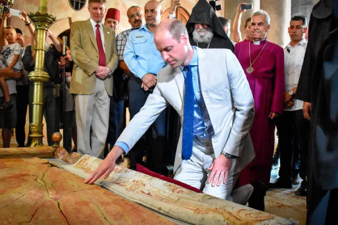 Príncipe Guillermo de Inglaterra visita Basílica del Santo Sepulcro 