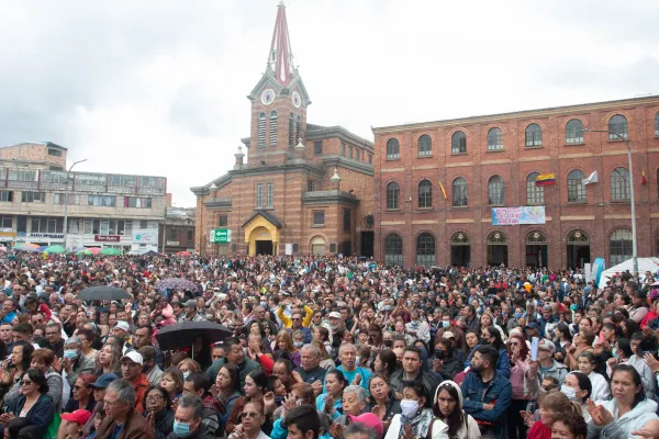 Miles de fieles llegaron a la explanada del Santuario del Divino Niño para la Misa del 3 de septiembre. Crédito: Eduardo Berdejo (ACI)