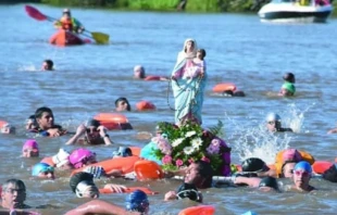 Procesión a Nado Crédito: Procesión a Nado San Nicolás