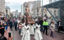 La imagen de Cristo Resucitado recorre las calles del centro de Bogotá en la Semana Santa 2024.