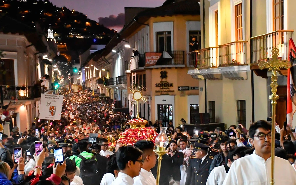 Procesión eucarística en Quito, Ecuador, durante el 53° Congreso Eucarístico Internacional realizado en esa ciudad en septiembre de 2024?w=200&h=150