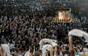 La procesión del Nazareno Negro este 9 de enero en Manila, Filipinas. Crédito: Roy Lagarde / CBCP News
