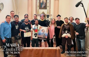 Equipo de producción de María Desatadora de Nudos. Crédito: Cortesía Gaby Jácoba.