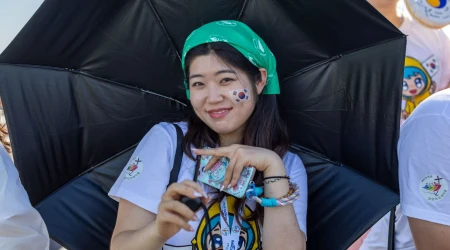 Joven coreana en la Vigilia de Tor Vergata