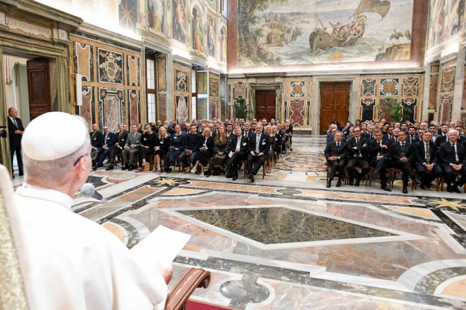 Imagen de la audiencia con periodistas de agencias de noticias