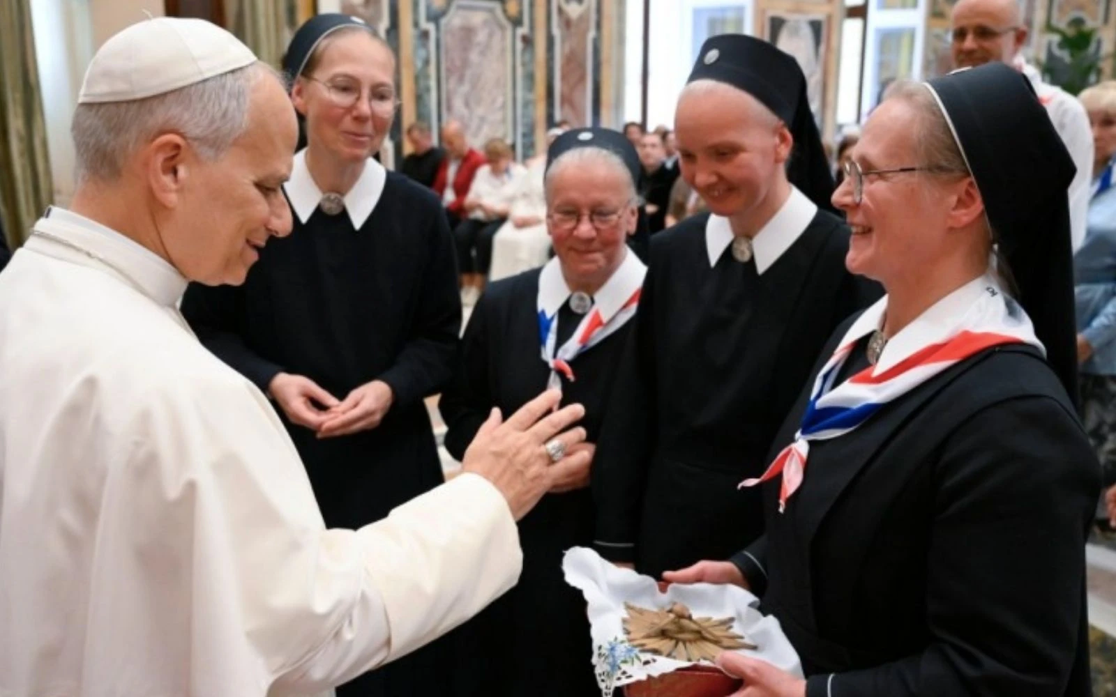 Imagen del Papa León XIV con los peregrinos de Rusia?w=200&h=150