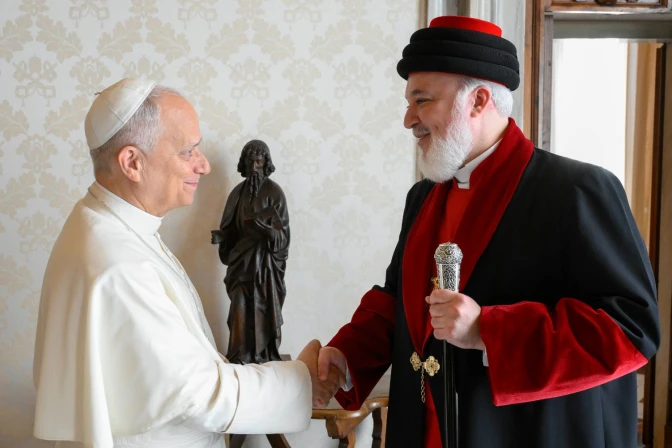 El Papa León XIV recibe a su Santidad Mar Awa III en el Vaticano