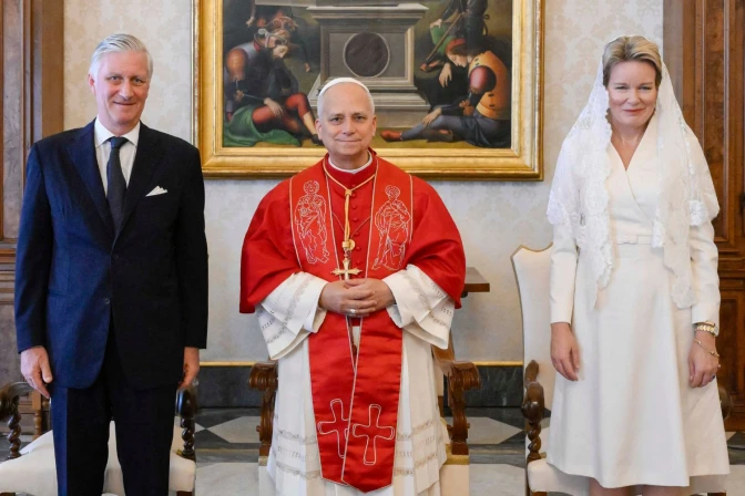 Los reyes de Bélgica visitan al Papa León XIV en el Vaticano
