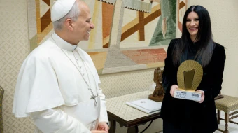 El Papa recibe a Laura Pausini