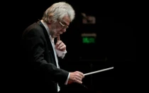 El maestro José Quezada Macchiavello.