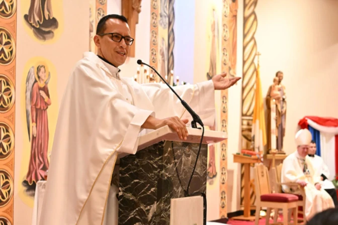 P. Rafael Ciro, sacerdote fallecido de la diócesis de Paterson en EE.UU.