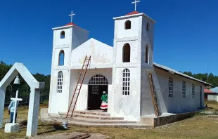 Reconstrucción del templo de Santa Anita en la sierra Tarahumara Crédito: Catedral Guachochi