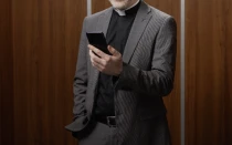 Imagen referencial de un sacerdote en redes sociales.