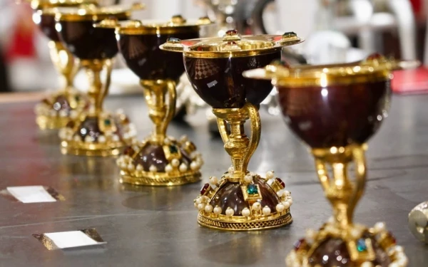 Réplicas del Santo cáliz de Valencia. Crédito: A. Sáiz / Archivalencia.