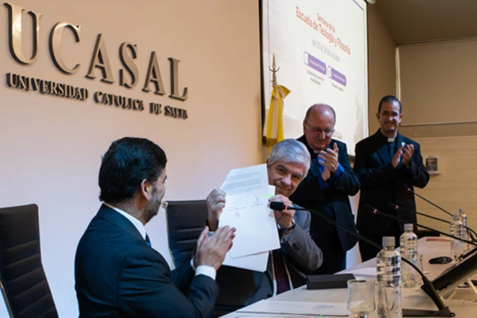 Anuncio de la afiliación