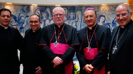 Mons. Richard Gallagher con el Nuncio en México, Mons. Joseph Spiteri, junto a otros prelados en la Nunciatura en México el 25 de julio.