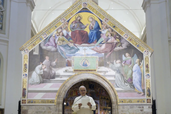 El Papa se trasladó este jueves a Asís donde mantuvo la reunión con los obispos italianos. Crédito: Vatican Media