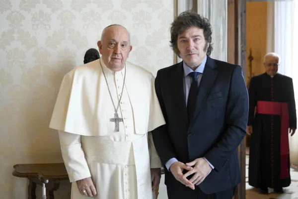El Papa Francisco y Javier Milei este 12 de febrero en el Vaticano. Crédito: Vatican Media