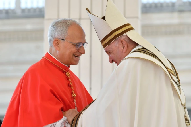 Papa Francisco y Cardenal Prevost