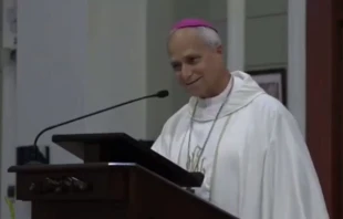 Mons. Robert Prevost, ahora Papa León XIV, en la Misa que presidió el 27 de junio de 2022 en Chiclayo (Perú), por la fiesta de San Josemaría, fundador del Opus Dei. Crédito: Youtube Opus Dei Perú.