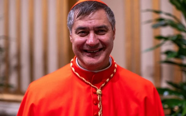 El cardenal italiano Roberto Repole fue creado por el Papa Francisco durante el consistorio en la Basílica de San Pedro del 7 de diciembre de 2024. Crédito: Daniel Ibañez/EWTN.