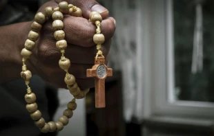 Imagen referencial de un rosario. Crédito: Unsplash