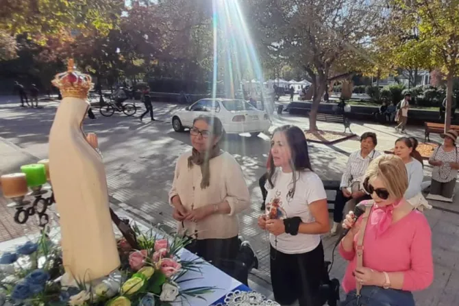 Mujeres de todo el mundo se unen para rezarle a la Virgen