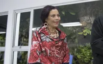 Cuestionan a Rosario Murillo, "vice dictadora" de Nicaragua, tras su saludo de "amor" al Cardenal Leopoldo Brenes.