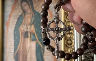 La Arquidiócesis de México convoca a todos los católicos a unirse este 8 de mayo en un Rosario por la Paz virtual. Crédito: David Ramos / ACI Prensa.