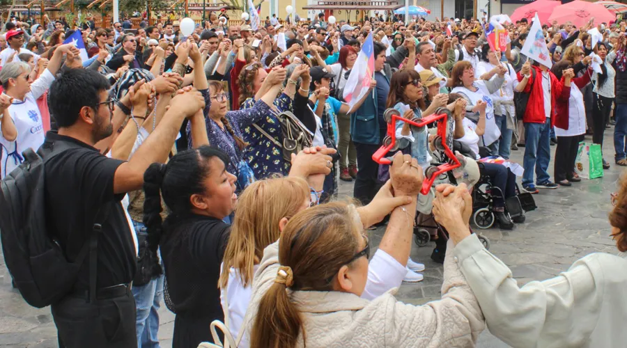 Rosario por La Paz y la justicia en Iquique. Crédito: Diócesis de Iquique.