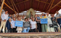 Los participantes en la oración y bendición de rosarios el 22 de octubre.