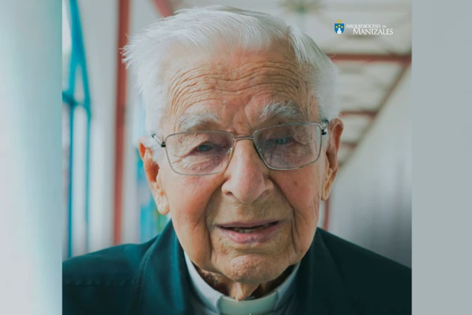 P. Evelio Valencia García, sacerdote de 101 años ordenado hace 75 09062024