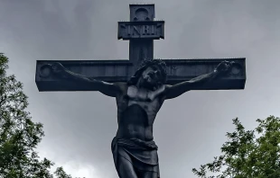 Imagen referencial de un crucifijo. Crédito: Bernd Dittrich / Unsplash.