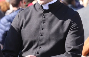 Sacerdote y administrador de cementerio en Colombia es amenazado de muerte. Crédito: Pxhere