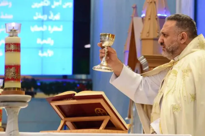 Sacerdote católico en Qatar cuenta cómo es vivir en un país musulmán