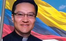 Sacerdote Darío Valencia.