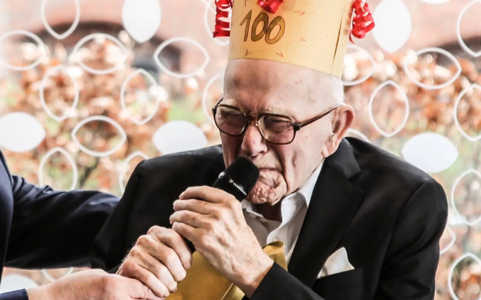 El salesiano P. Jan Wauters llorando emocionado por cumplir 100 años?w=200&h=150