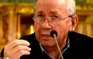 Sacerdote Marko Rupnik. Crédito: captura de pantalla.