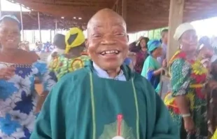 P. Basil Gbuzuo, secuestrado en la Arquidiócesis Católica de Onitsha, Nigeria, el 15 de mayo de 2024. Crédito: Arquidiócesis de Onitsha