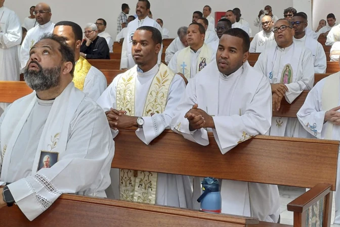 Un grupo de sacerdotes en el Jubileo Nacional del Clero en Rep. Dominicana 16052025