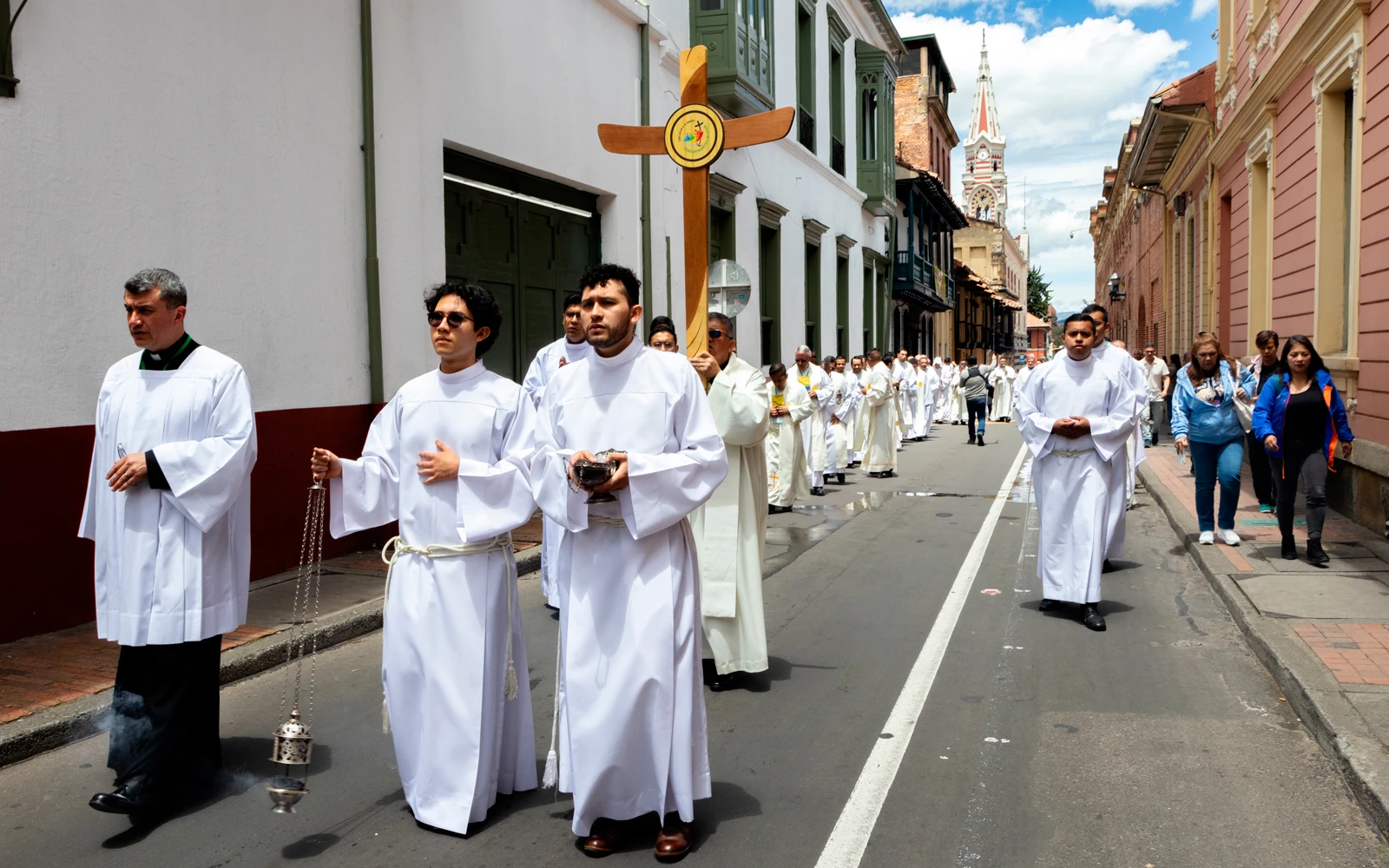 Una larga procesión de presbíteros recorrió el 5 de agosto el centro de Bogotá como parte del Jubileo de los Sacerdotes.?w=200&h=150