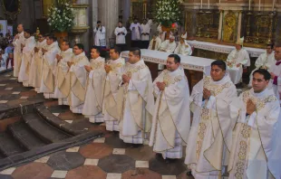 Sacerdotes ordenados en México. Crédito: Arquidiócesis de Puebla