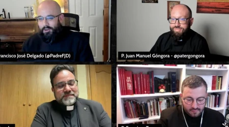 Vuelve tertulia sacerdotal tras polémico comentario sobre el Papa Francisco.