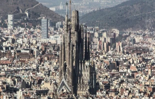 La Sagrada Familia de Barcelona. Crédito: Robin Ulrich / Unsplash.