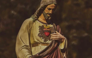 Sagrado Corazón de Jesús. Crédito: Grzegorz Sękulski / Unsplash.