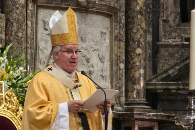 El Arzobispo de Sevilla, Mons. José ángel Saiz Meneses.