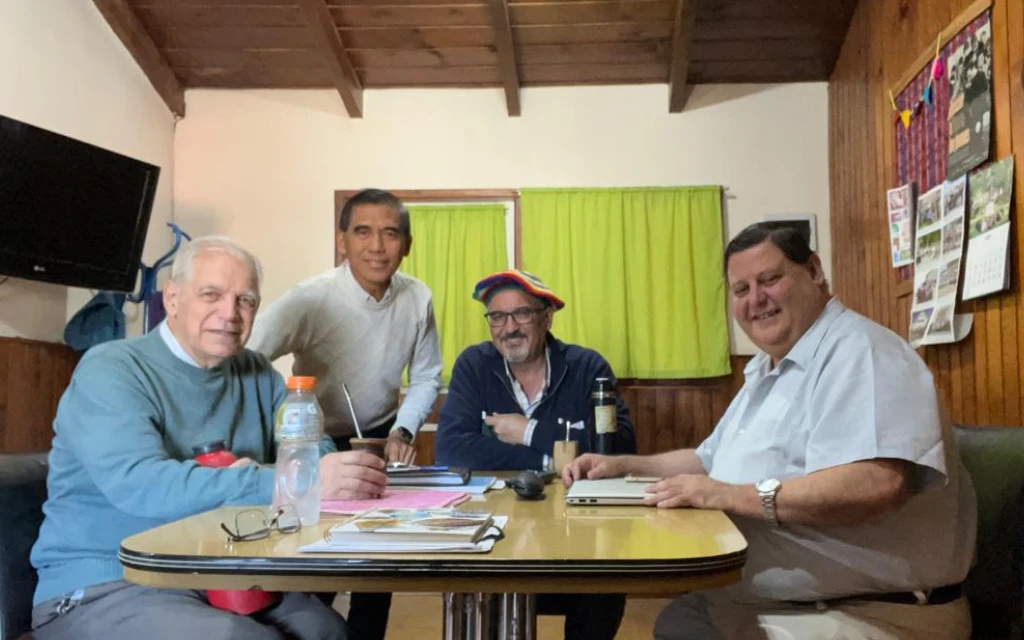 Salesianos de Bariloche con el P. Inspector?w=200&h=150