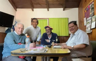 Salesianos de Bariloche con el P. Inspector Crédito: Don Bosco Sur