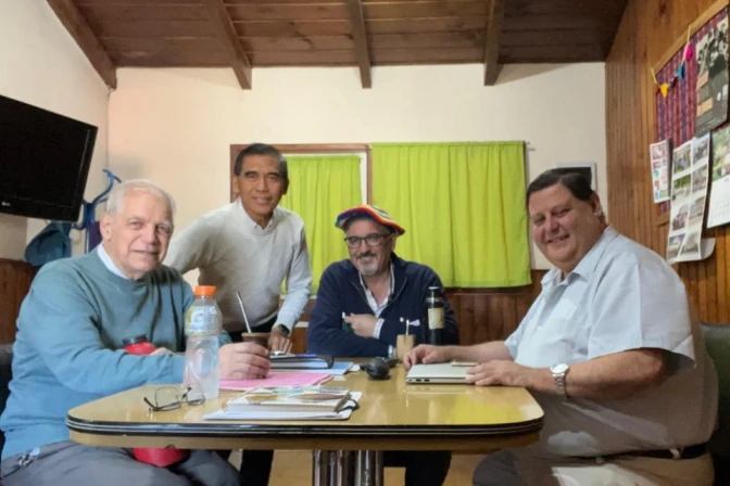 Salesianos de Bariloche con el P. Inspector