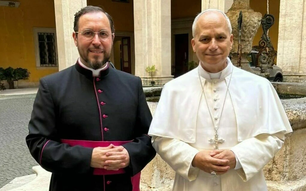 Mons. Salvador Aguilera López con el Papa León XIV en el Vaticano.?w=200&h=150